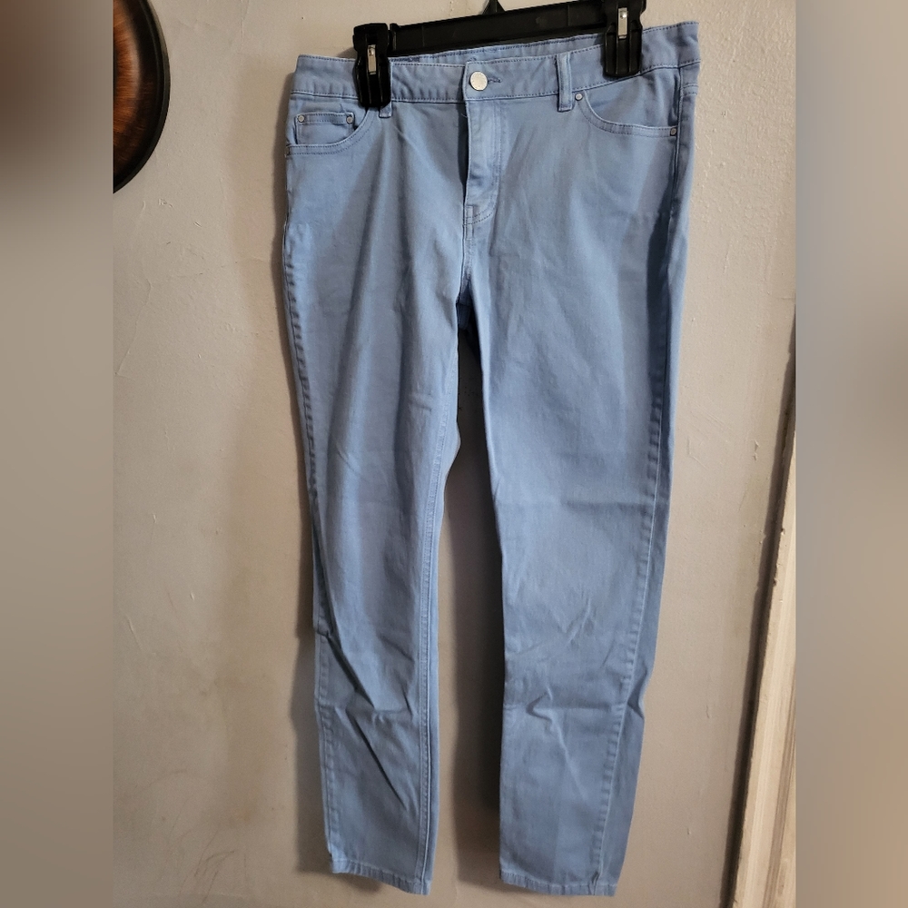 October Size M Straight Leg Jeans